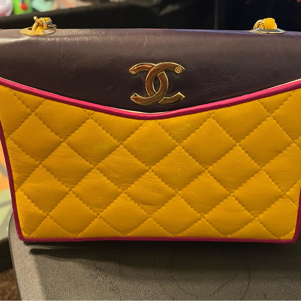 70s Vintage multicolor Quilted Bag w/gold chain some wear as seen in photos